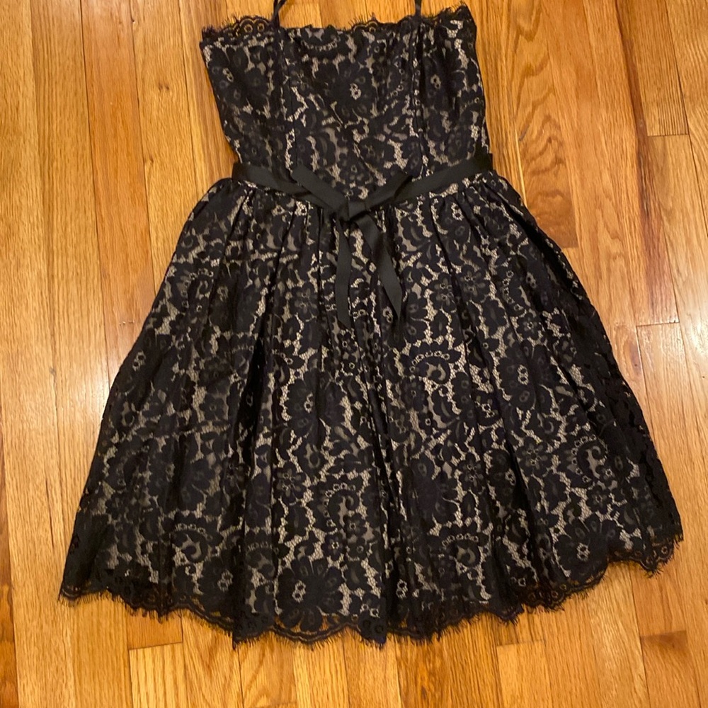 Robert Rodriguez for Neiman Marcus/Target
Size 4 party dress